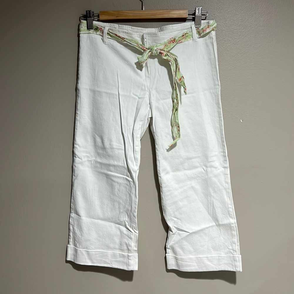 Charlotte Russe Belted White Cropped Pant